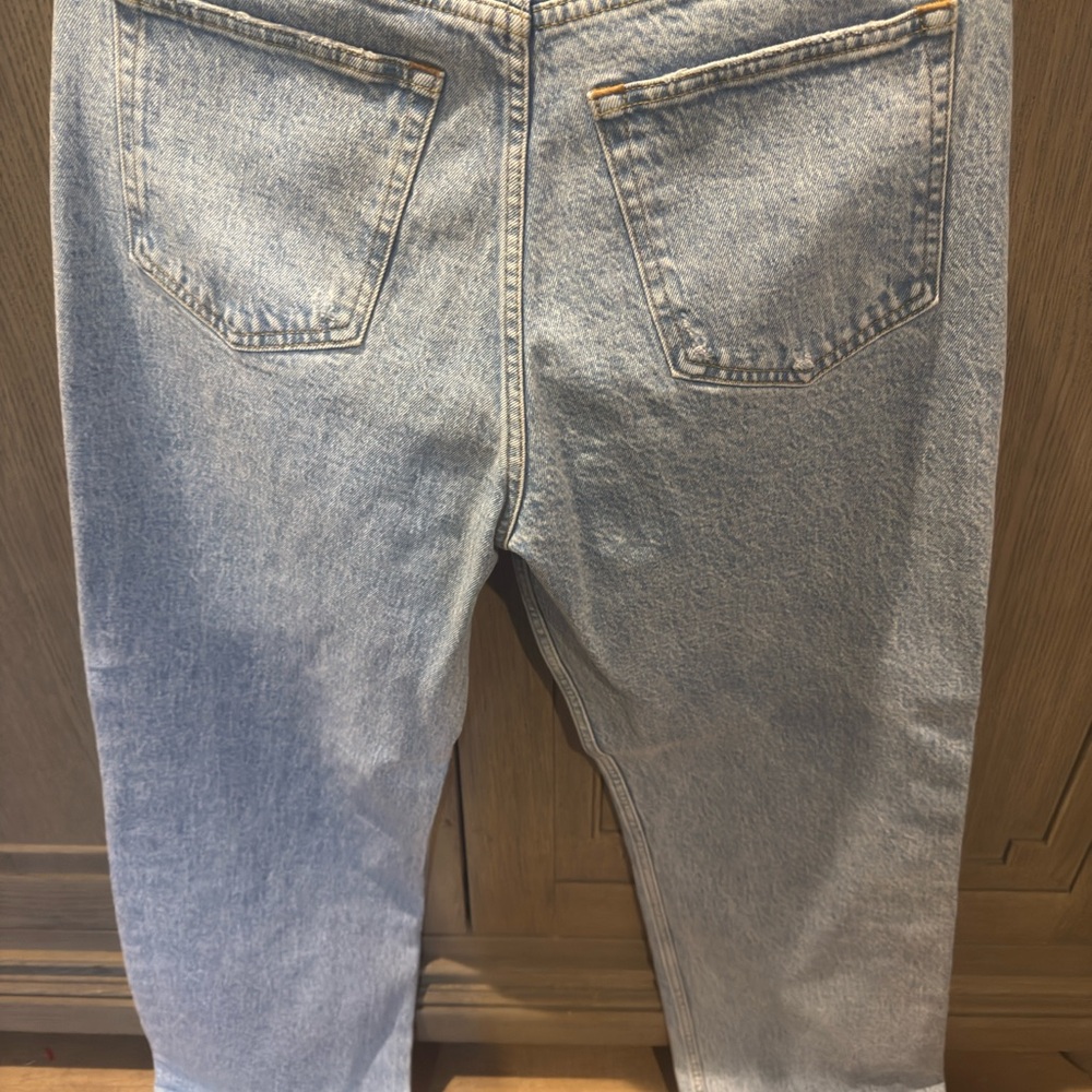Abercrombie Curve Love 90’s Relaxed Jeans High Rise Light Blue Denim Jeans